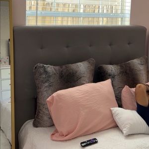 Headboard only! No delivery, just pick up